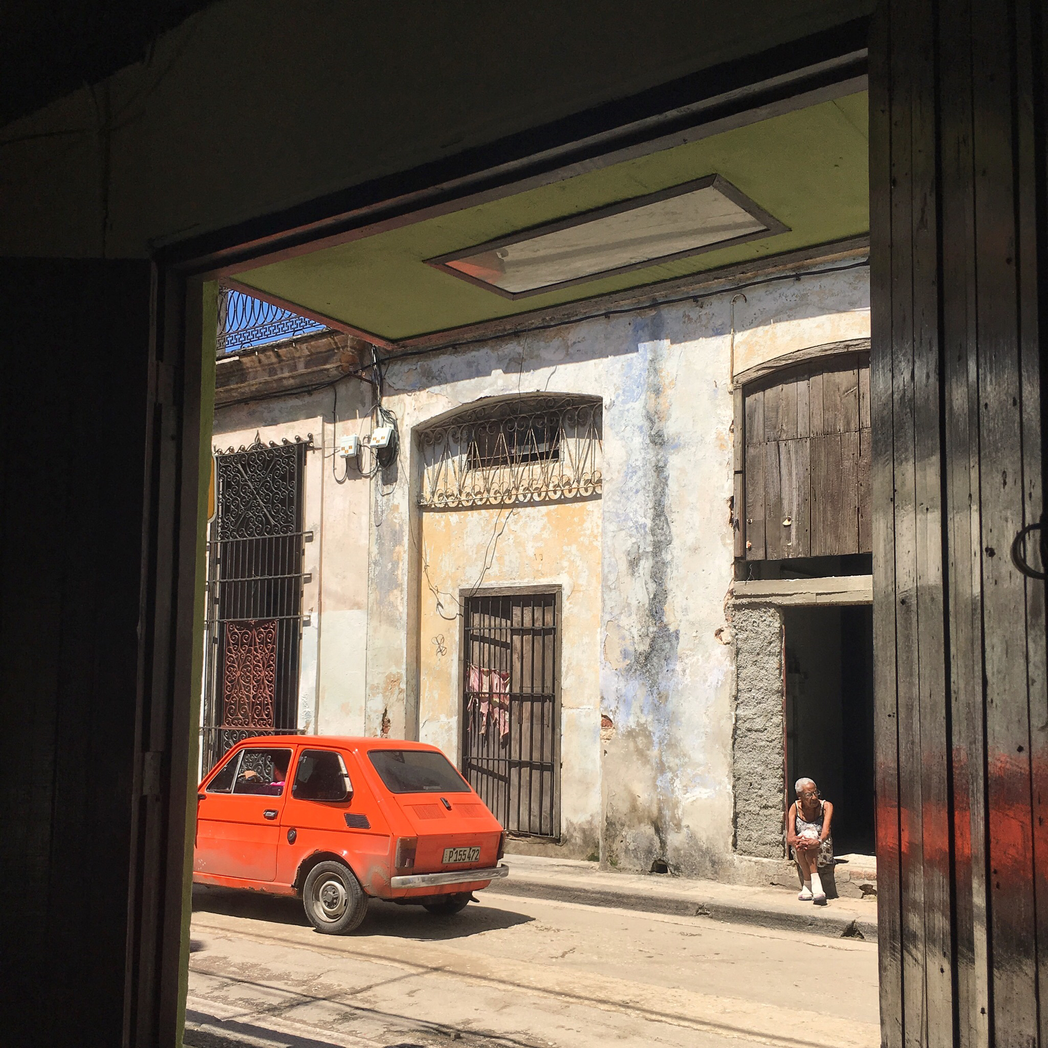 Noon in Havana, Cuba